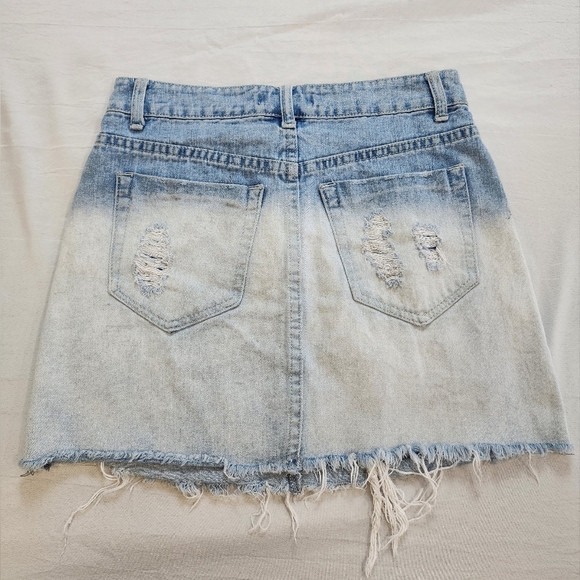 Forever 21 Women's Ombre Distressed Denim Blue White Jeans Mini Skirt, sz 25 - Picture 3 of 9